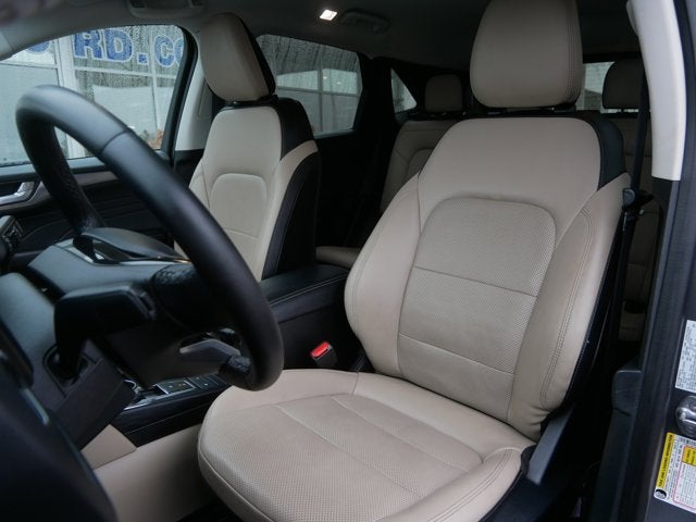 2022 Ford Escape Titanium Hybrid