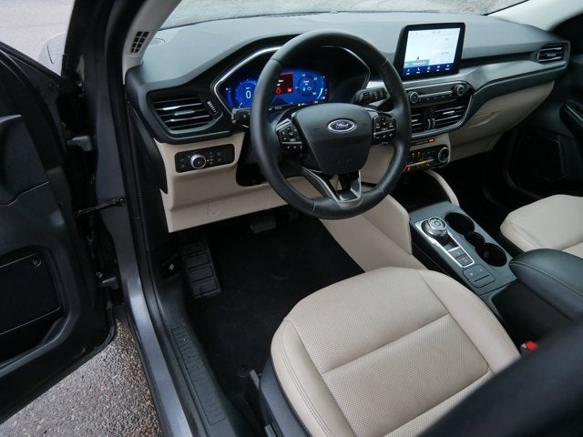 2022 Ford Escape Titanium Hybrid