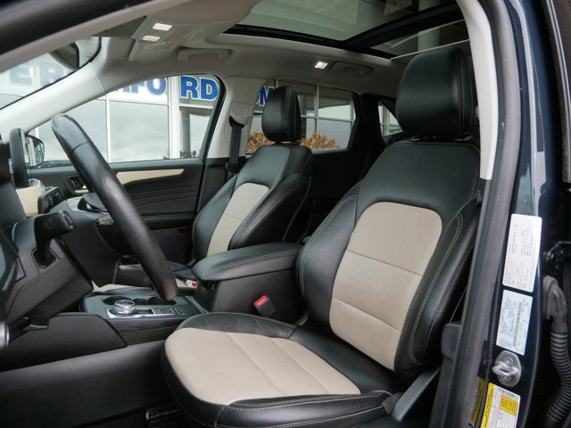 2022 Ford Escape Titanium Hybrid