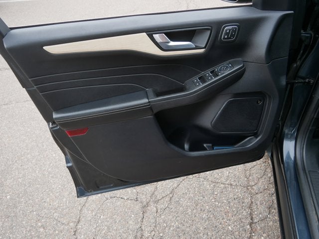 2022 Ford Escape Titanium Hybrid