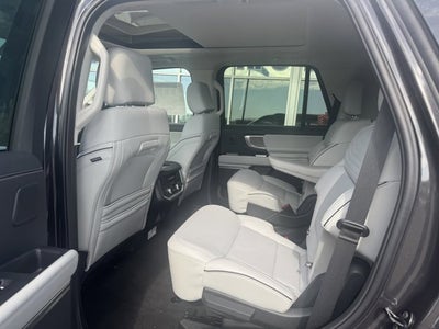 2025 Ford Expedition Platinum®