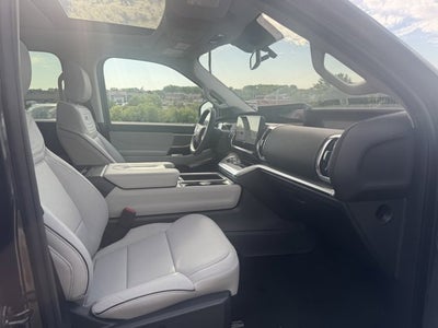 2025 Ford Expedition Platinum®