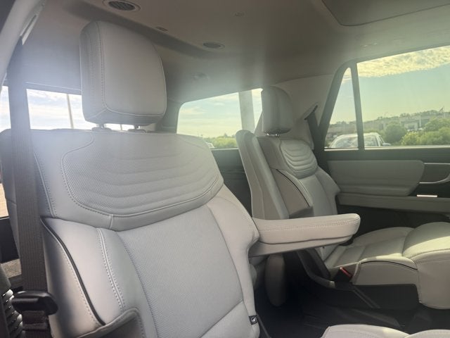 2025 Ford Expedition Platinum®