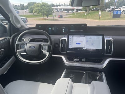 2025 Ford Expedition Platinum®