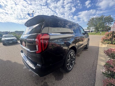 2025 Ford Expedition Platinum®