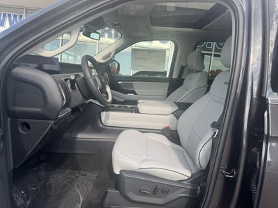 2025 Ford Expedition Platinum®