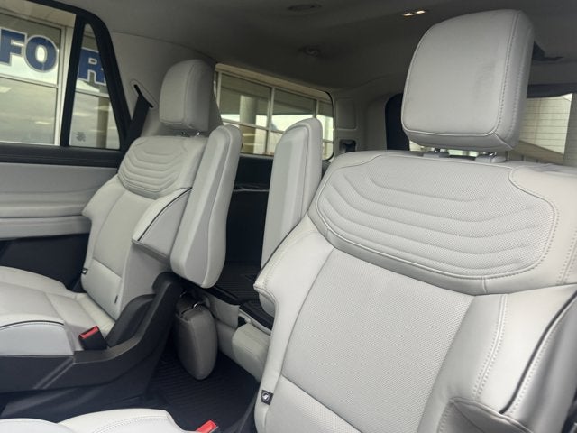 2025 Ford Expedition Platinum®