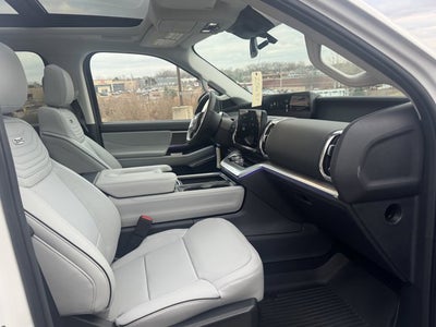 2025 Ford Expedition Platinum®