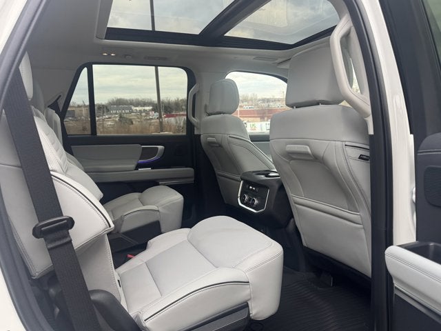 2025 Ford Expedition Platinum®