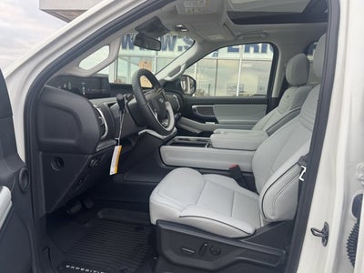 2025 Ford Expedition Platinum®