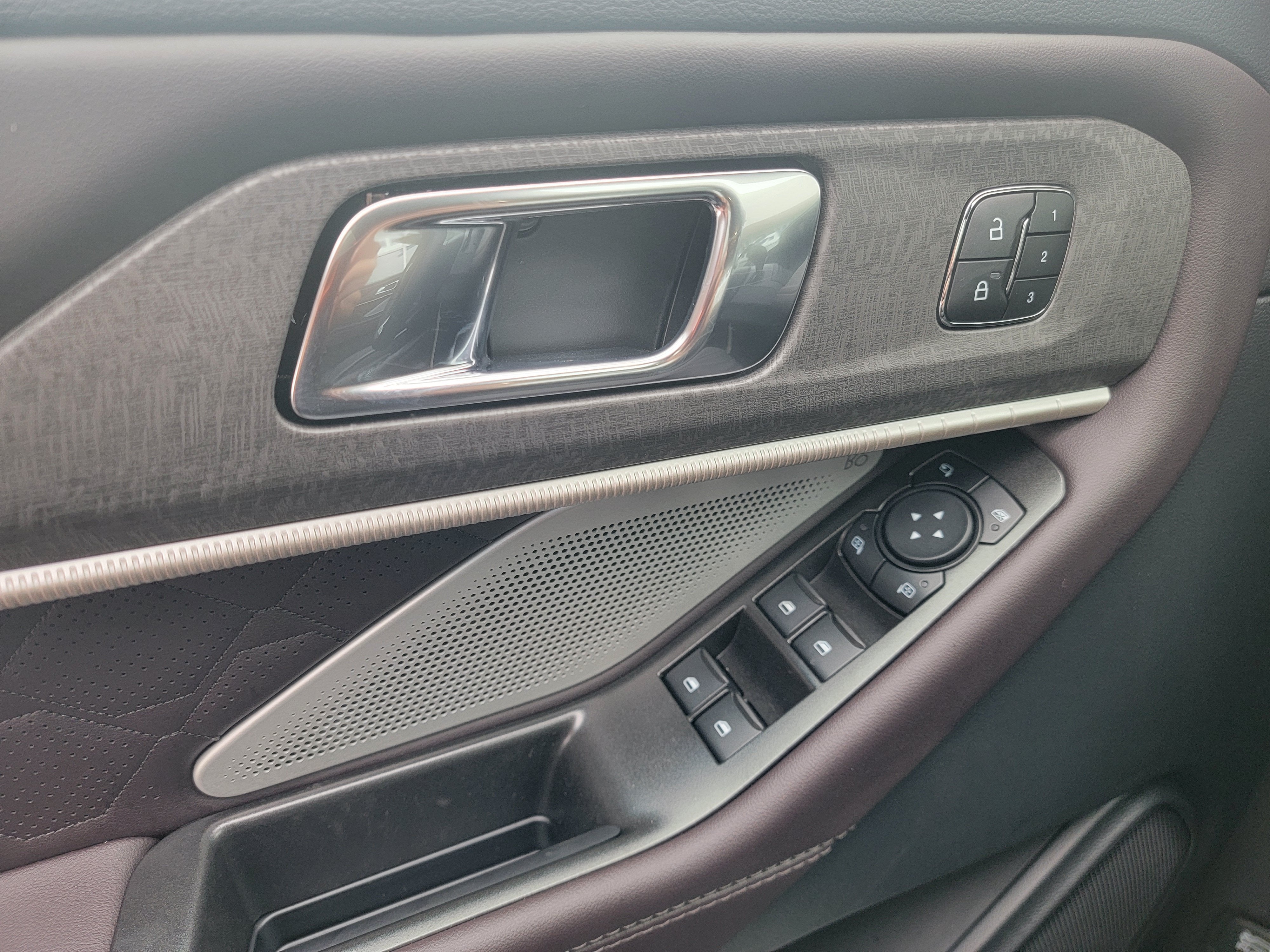 2027 Ford Explorer Platinum™