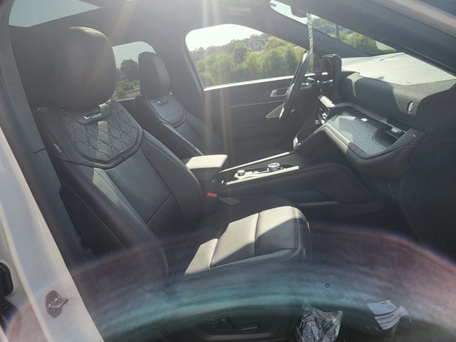 2027 Ford Explorer Platinum™