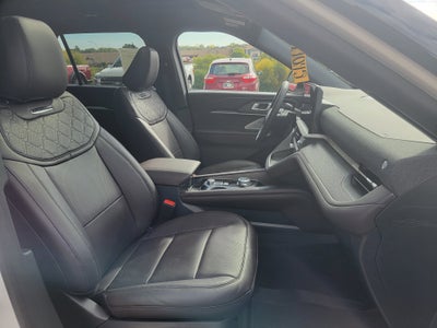 2027 Ford Explorer Platinum™