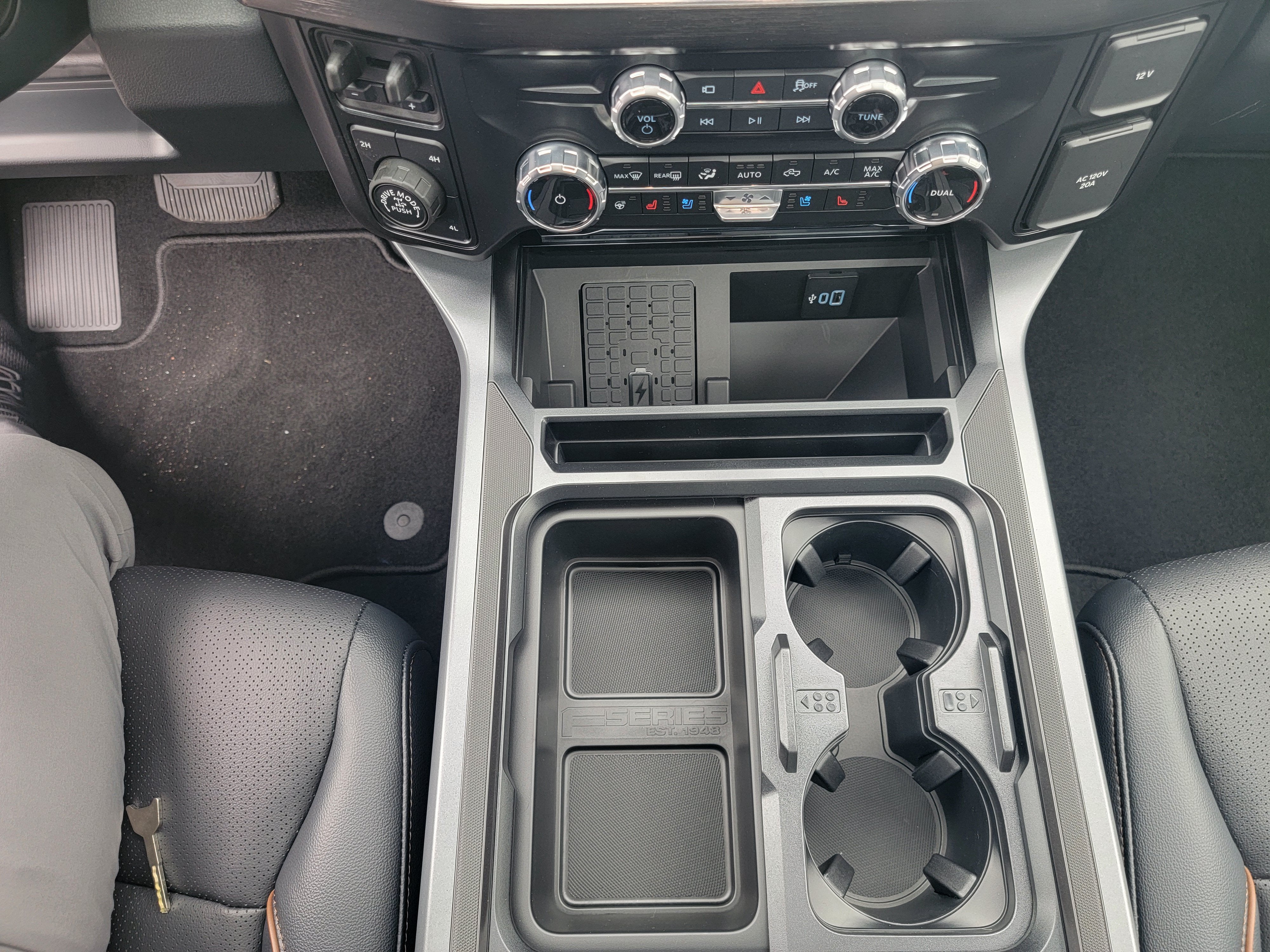 2027 Ford Super Duty F-250® Lariat®
