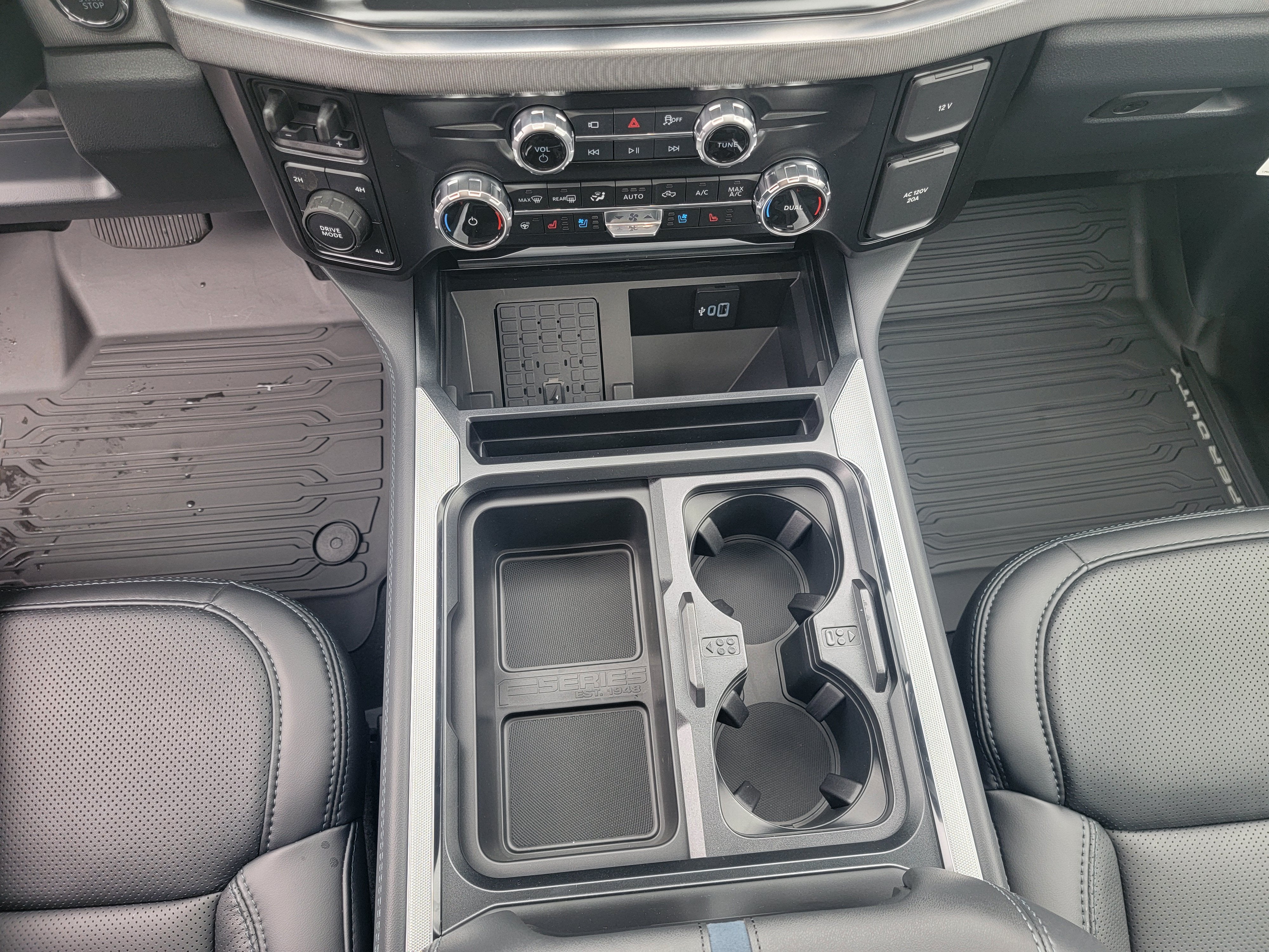 2027 Ford Super Duty F-350® Platinum®