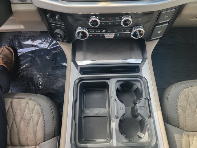 2027 Ford Super Duty F-350 SRW Platinum