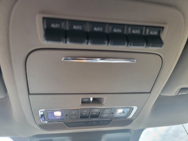 2027 Ford Super Duty F-350 SRW Platinum
