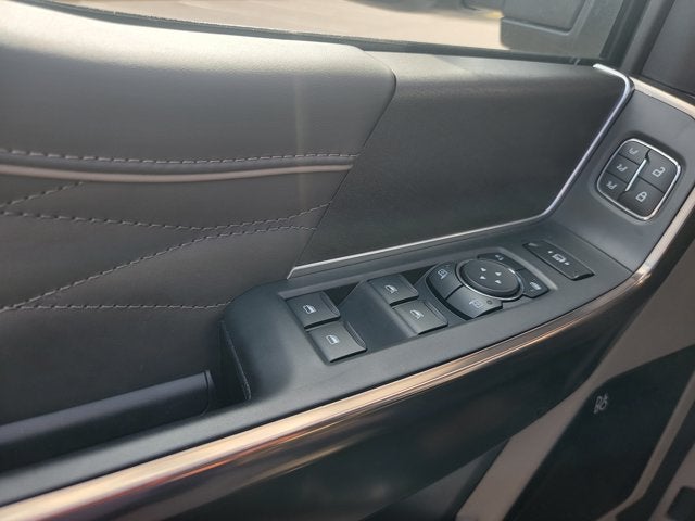 2027 Ford Super Duty F-350 SRW Platinum