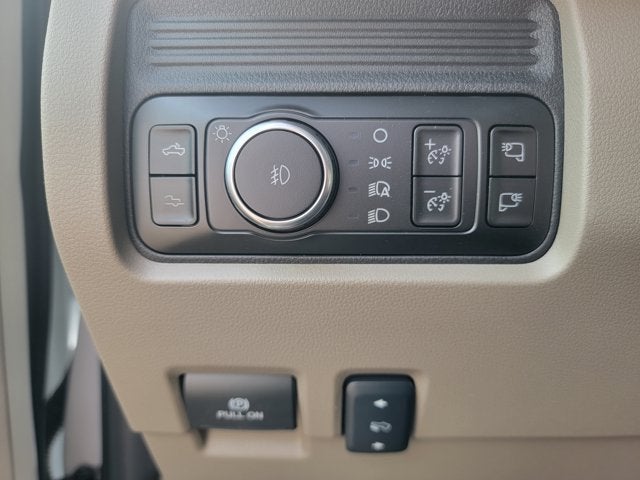 2027 Ford Super Duty F-350 SRW Platinum