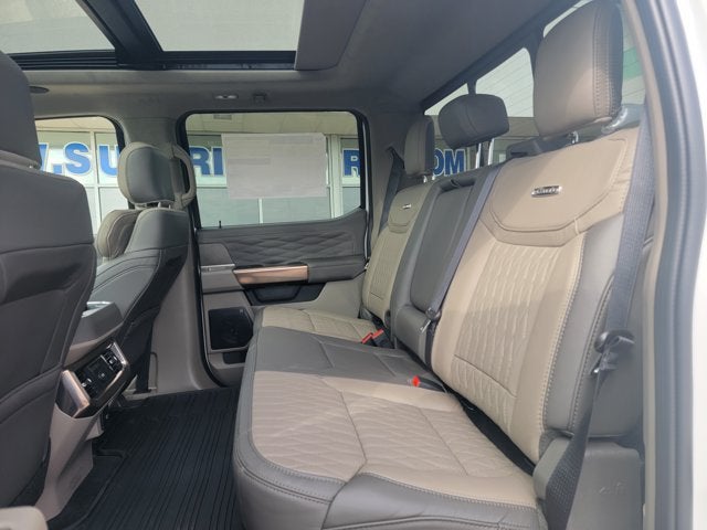 2027 Ford Super Duty F-350 SRW Platinum