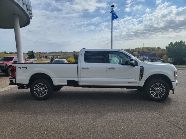 2027 Ford Super Duty F-350 SRW Platinum