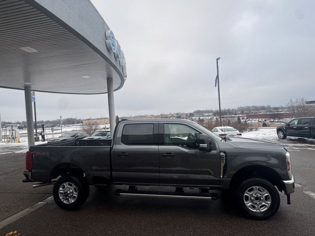 2026 Ford Super Duty F-350® XLT