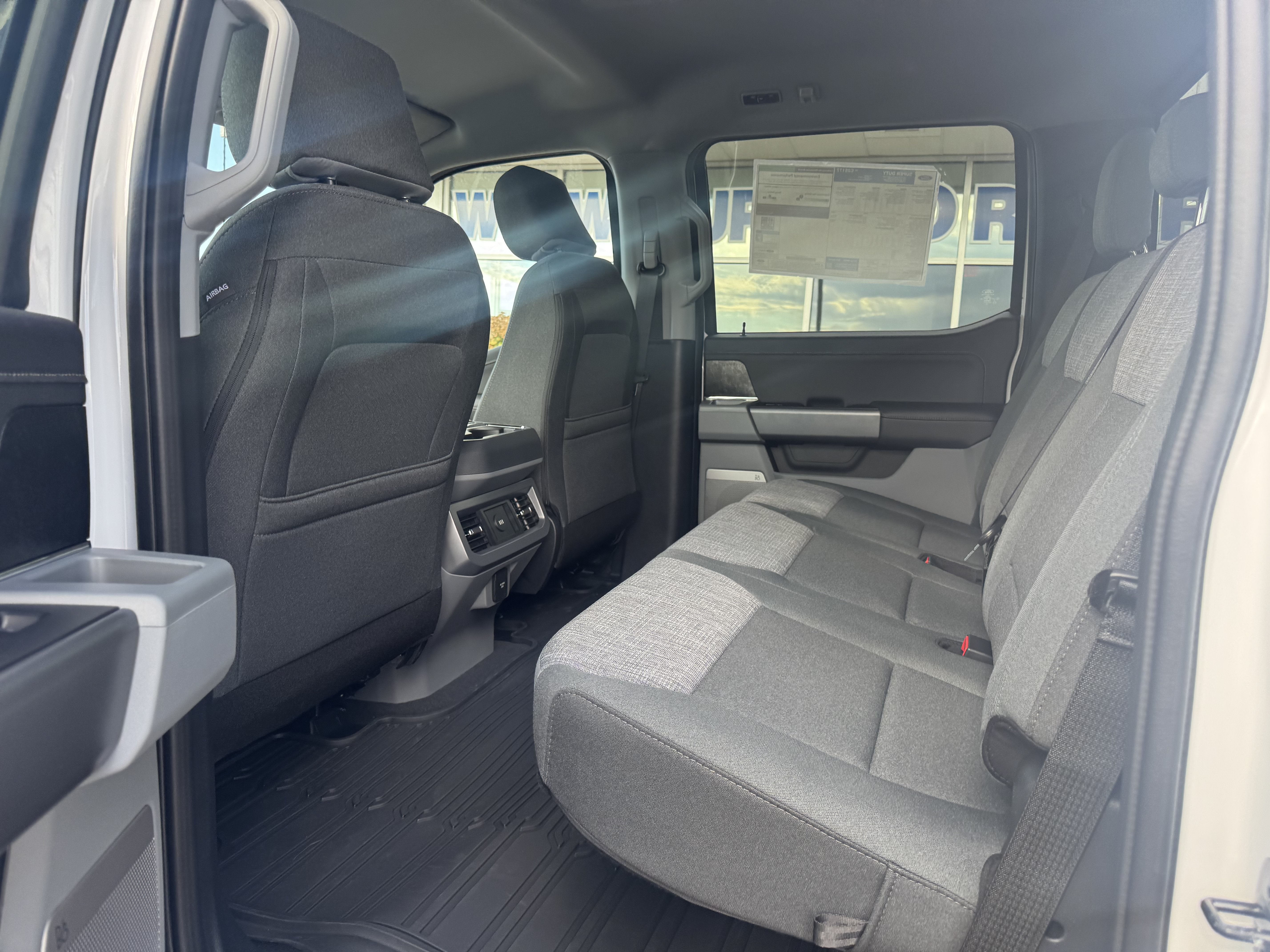 2027 Ford Super Duty F-350® XLT