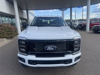 2027 Ford Super Duty F-350® XLT