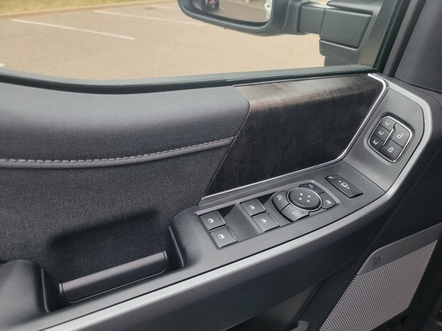 2027 Ford Super Duty F-350® Lariat®