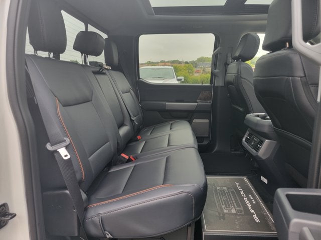 2027 Ford Super Duty F-350® Lariat®