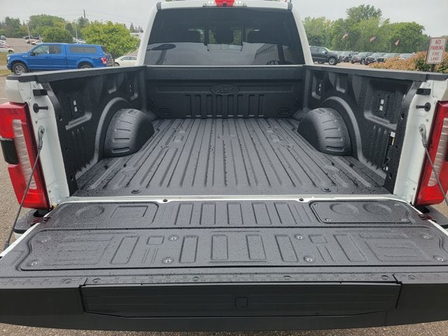 2027 Ford Super Duty F-350® Lariat®