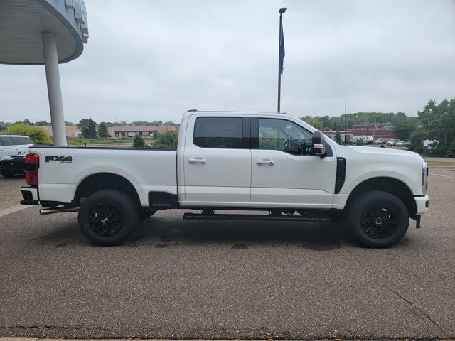 2027 Ford Super Duty F-350® Lariat®