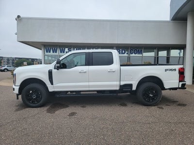 2027 Ford Super Duty F-350® Lariat®