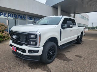 2027 Ford Super Duty F-350® Lariat®