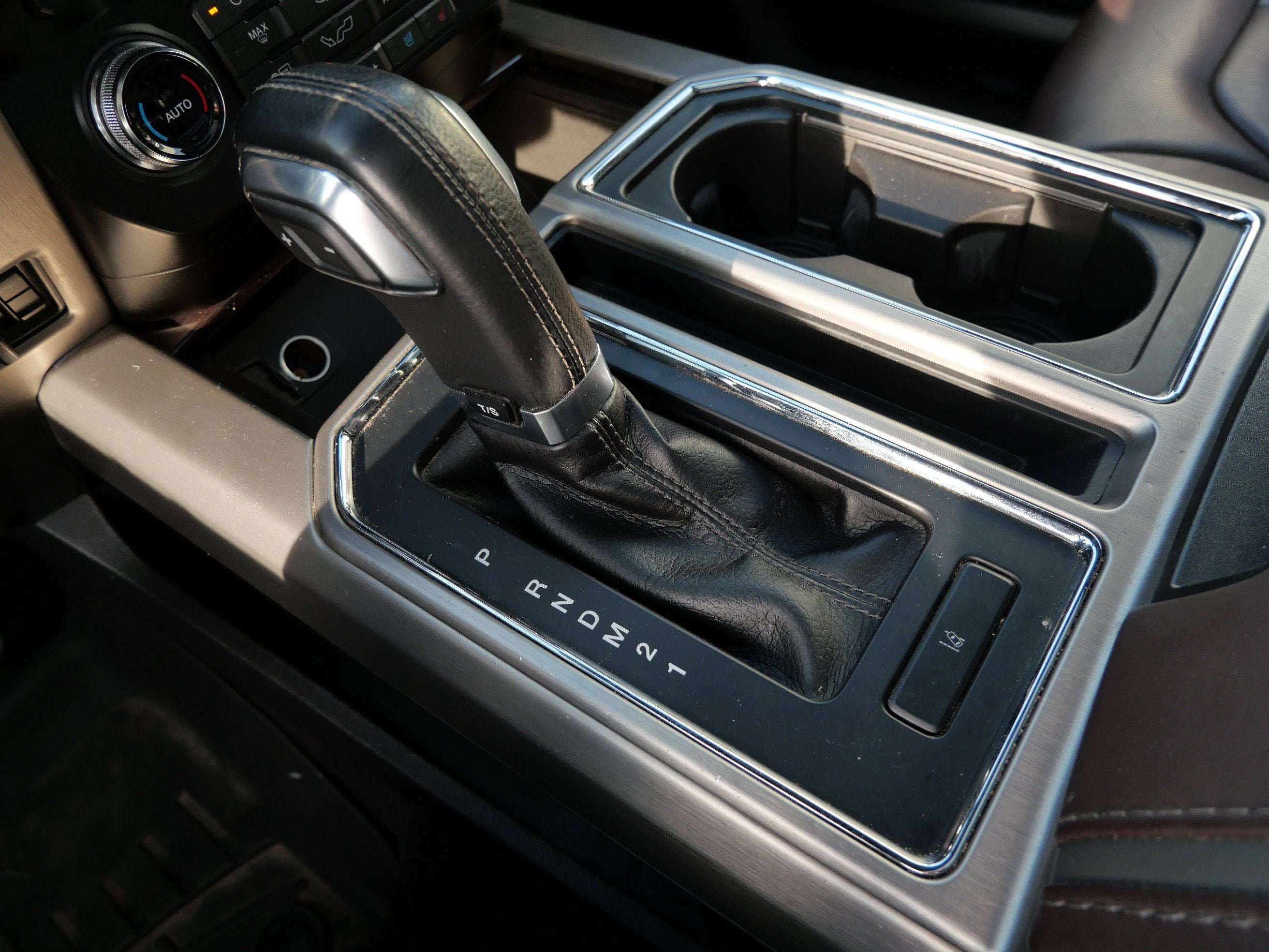 2015 Ford F-150 Platinum