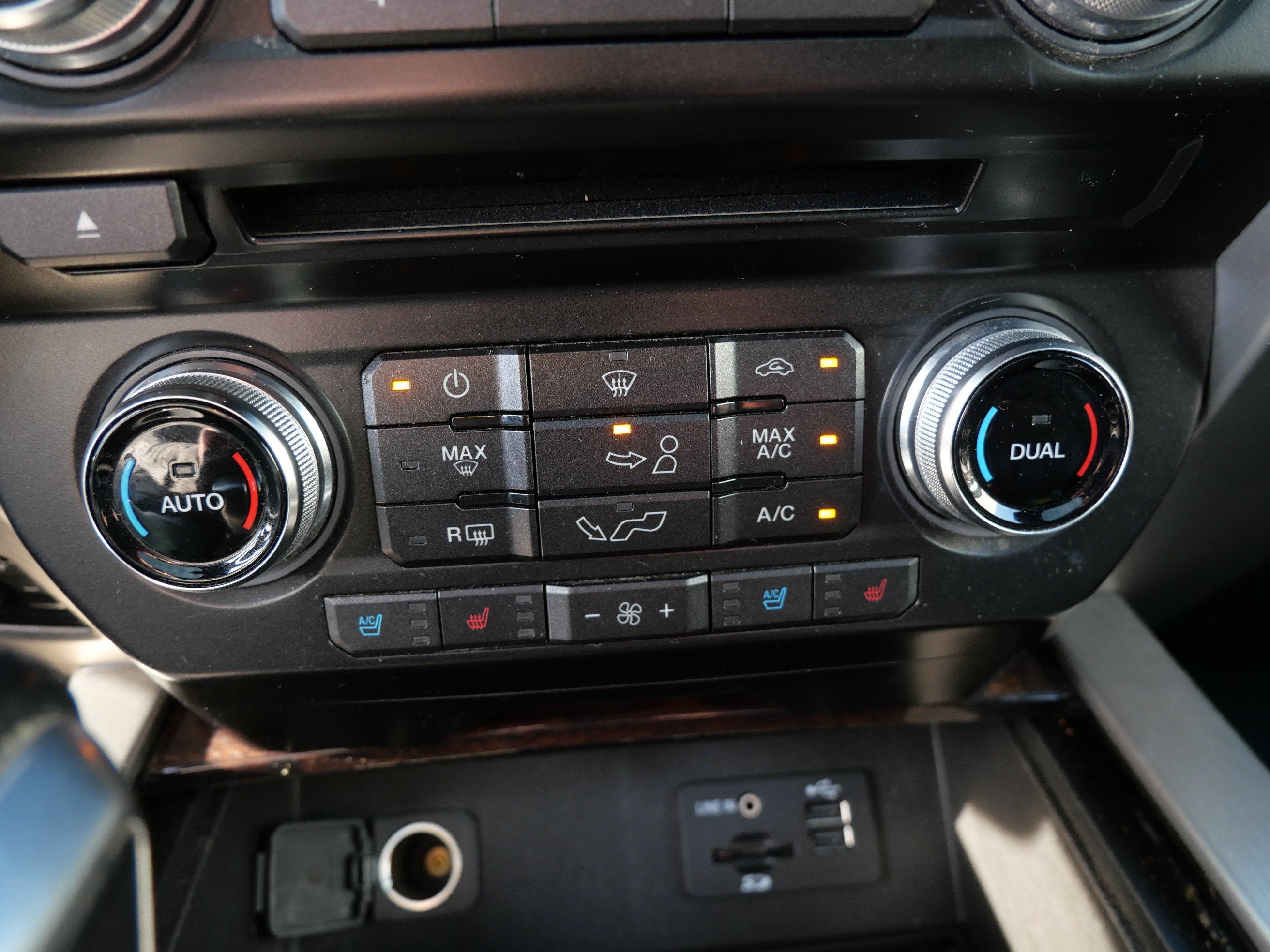 2015 Ford F-150 Platinum