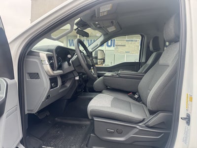 2027 Ford Super Duty F-350® XLT