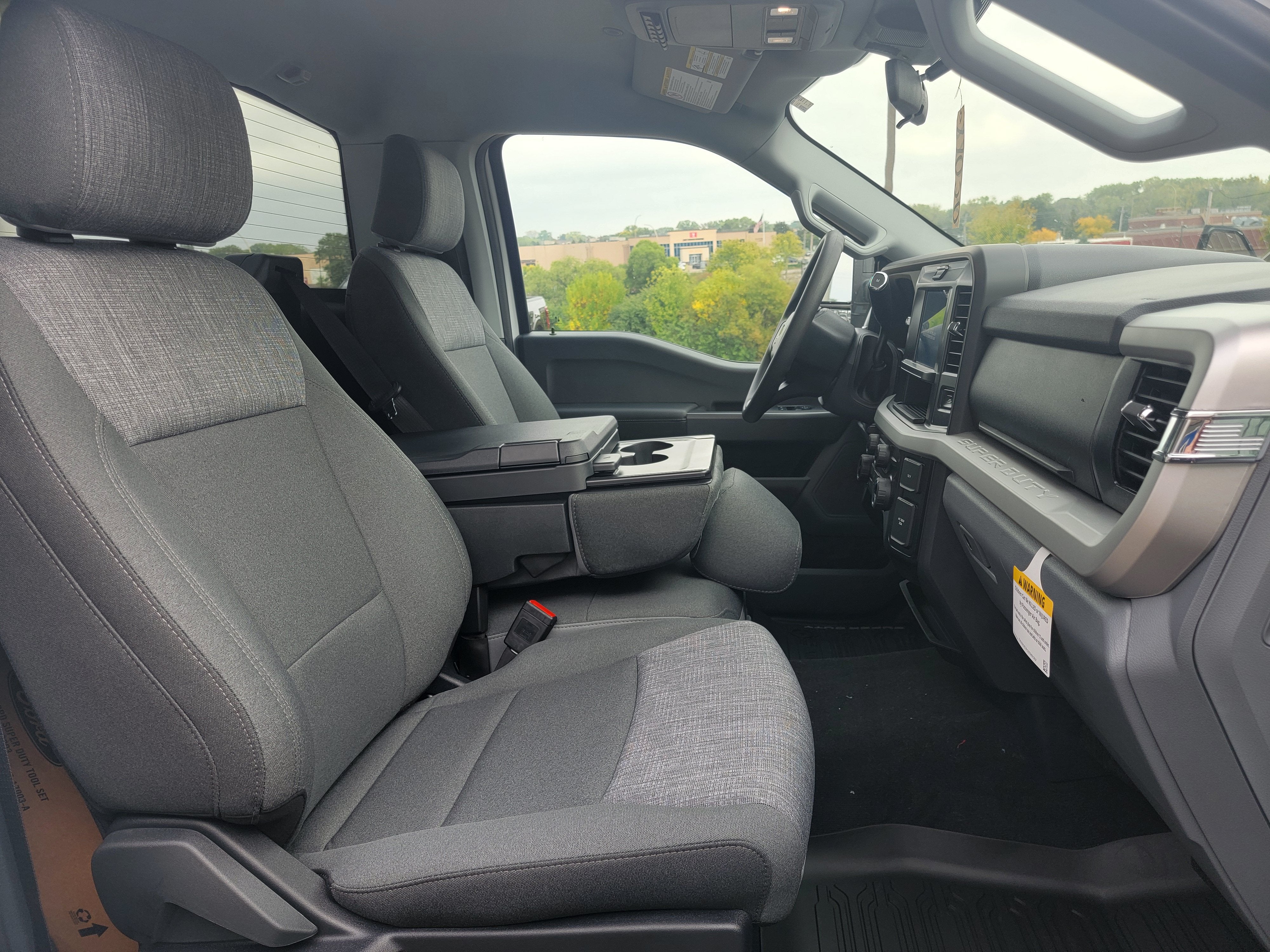 2027 Ford Super Duty F-350® XLT