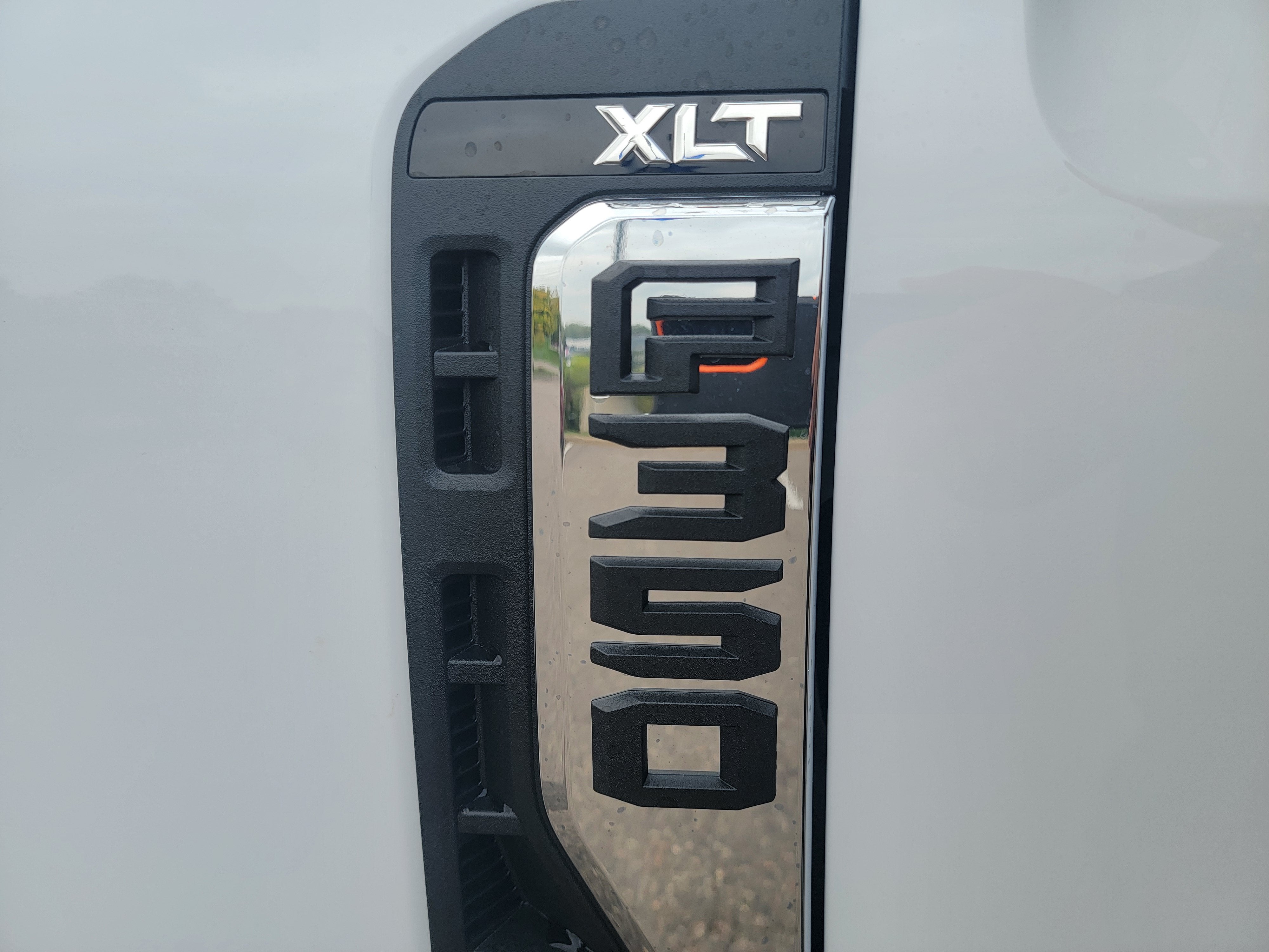 2027 Ford Super Duty F-350® XLT