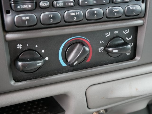 2004 Ford Super Duty F-350 SRW XLT