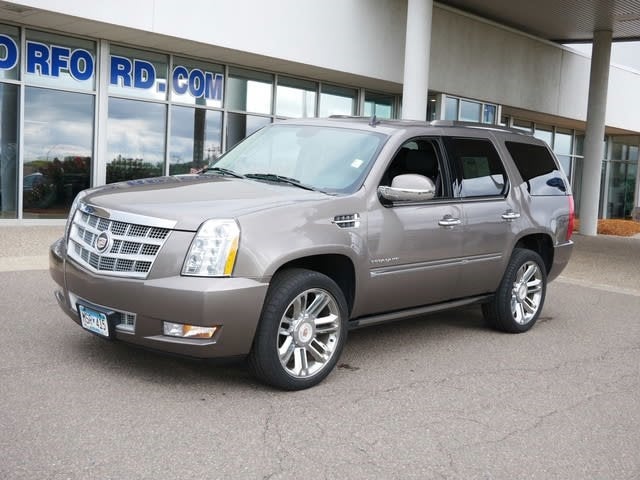 Used 2013 Cadillac Escalade Platinum Edition with VIN 1GYS4DEF2DR173659 for sale in Plymouth, Minnesota