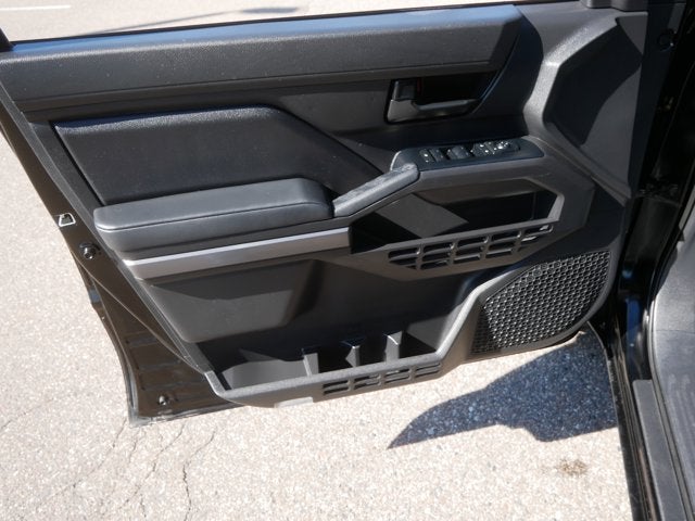 2025 Toyota Tacoma 4WD SR5