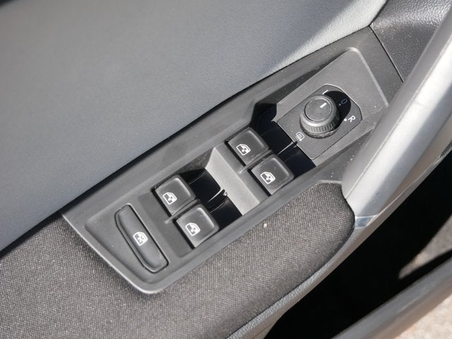 2018 Volkswagen Tiguan S