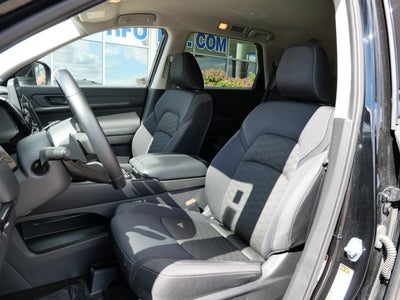 2023 Nissan Pathfinder SV
