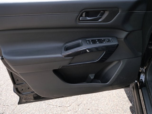 2023 Nissan Pathfinder SV