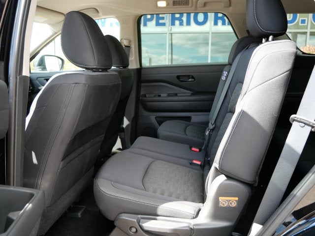 2023 Nissan Pathfinder SV