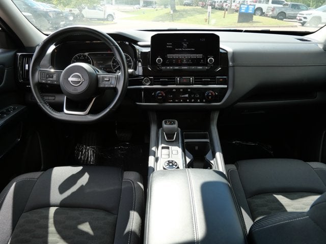2023 Nissan Pathfinder SV