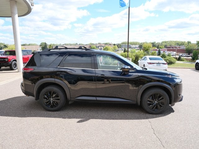 2023 Nissan Pathfinder SV