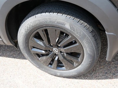 2023 Nissan Pathfinder SV