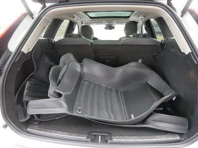 2023 Volvo XC60 Plus Dark Theme